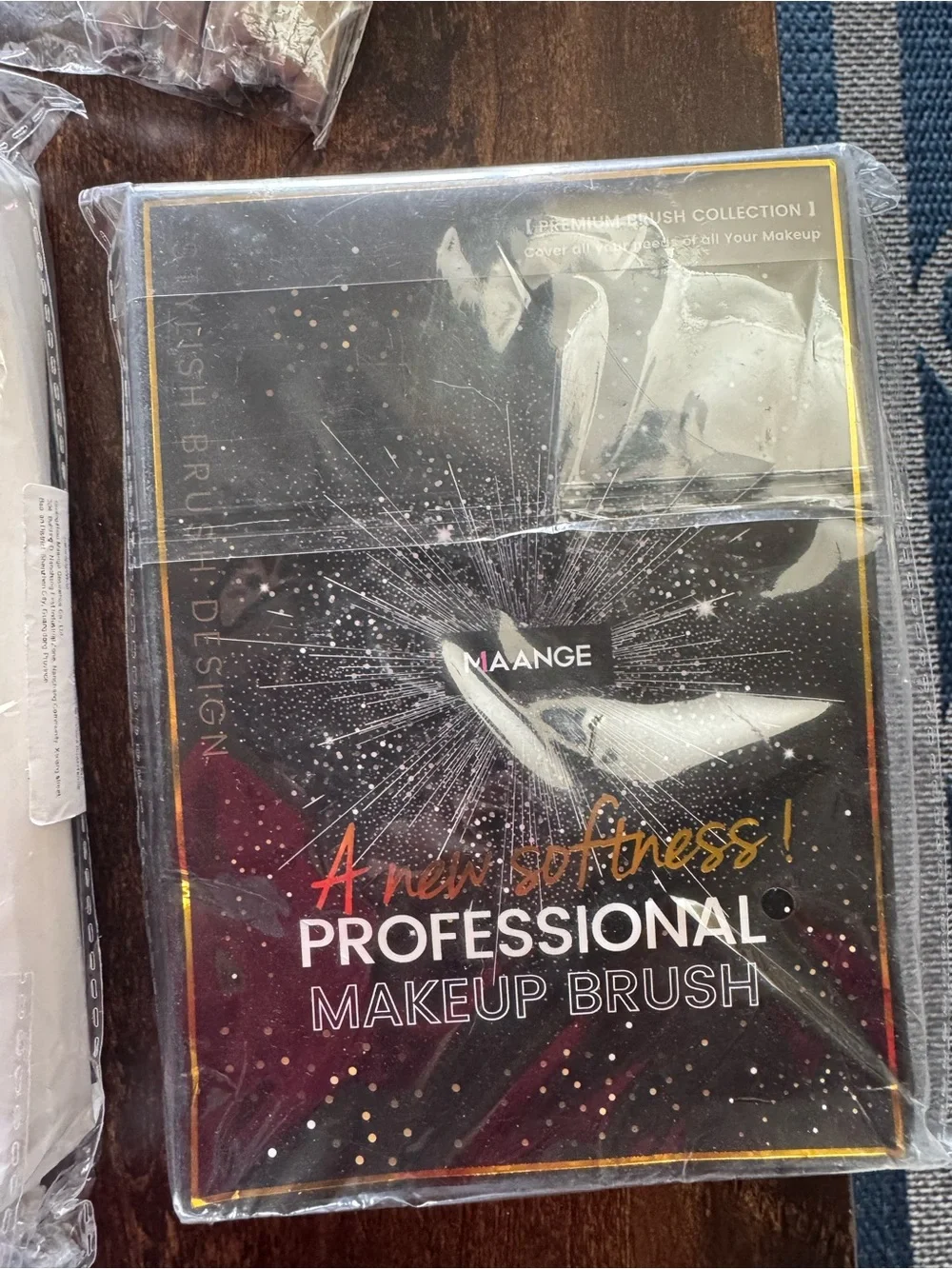 MAANGE Professional Makeup Brush Set - Black & Gold Packaging